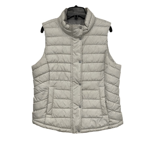 GAP Grey White Puffer Vest Large Outerwear. Zipper & Snap front buttons. Large - Picture 15 of 15
